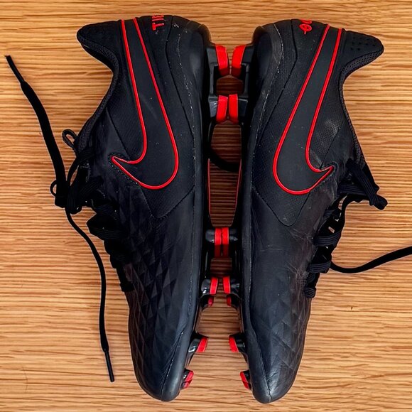 NIKE TIEMPO LEGEND 8 ACADEMY MG BLACK RED 4 YOUTH SOCCER CLEAT BOOT SHOE FOOT - Picture 1 of 8